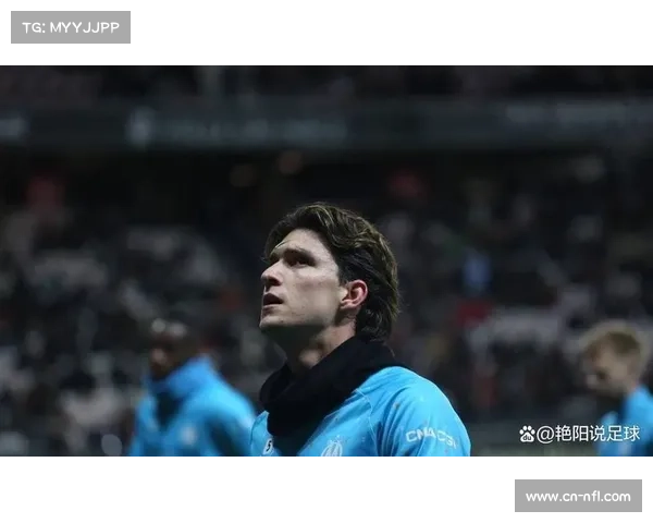 马赛球迷忠诚度极高，日常生活深受球队表现影响。